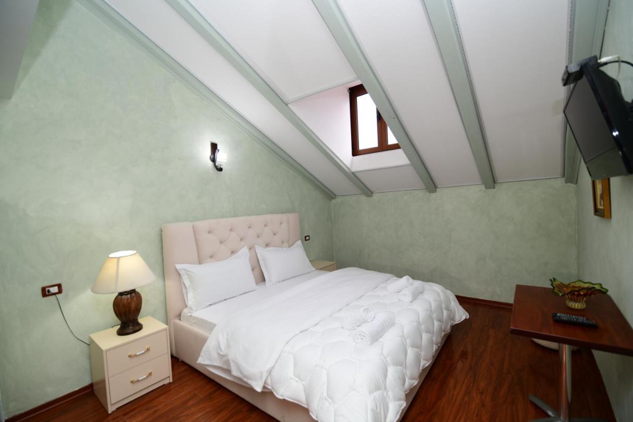 Zobo Hotel