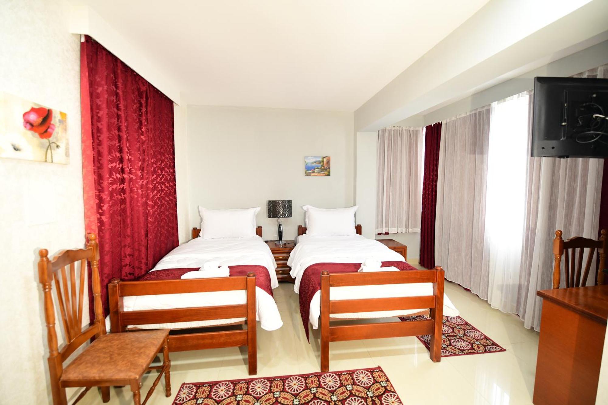 Zobo Hotel 3*